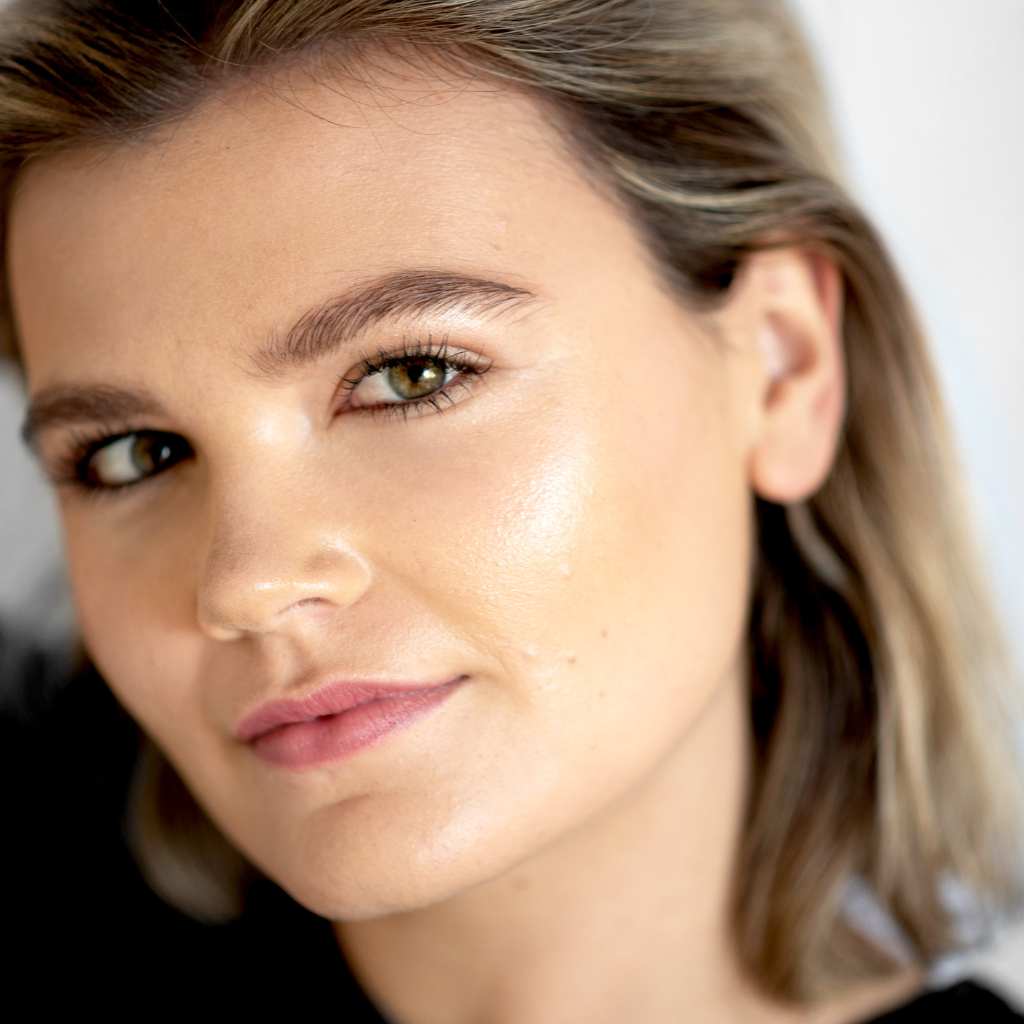 Ere Perez | Almond brow Pencil Perfect - Naturelle.fi