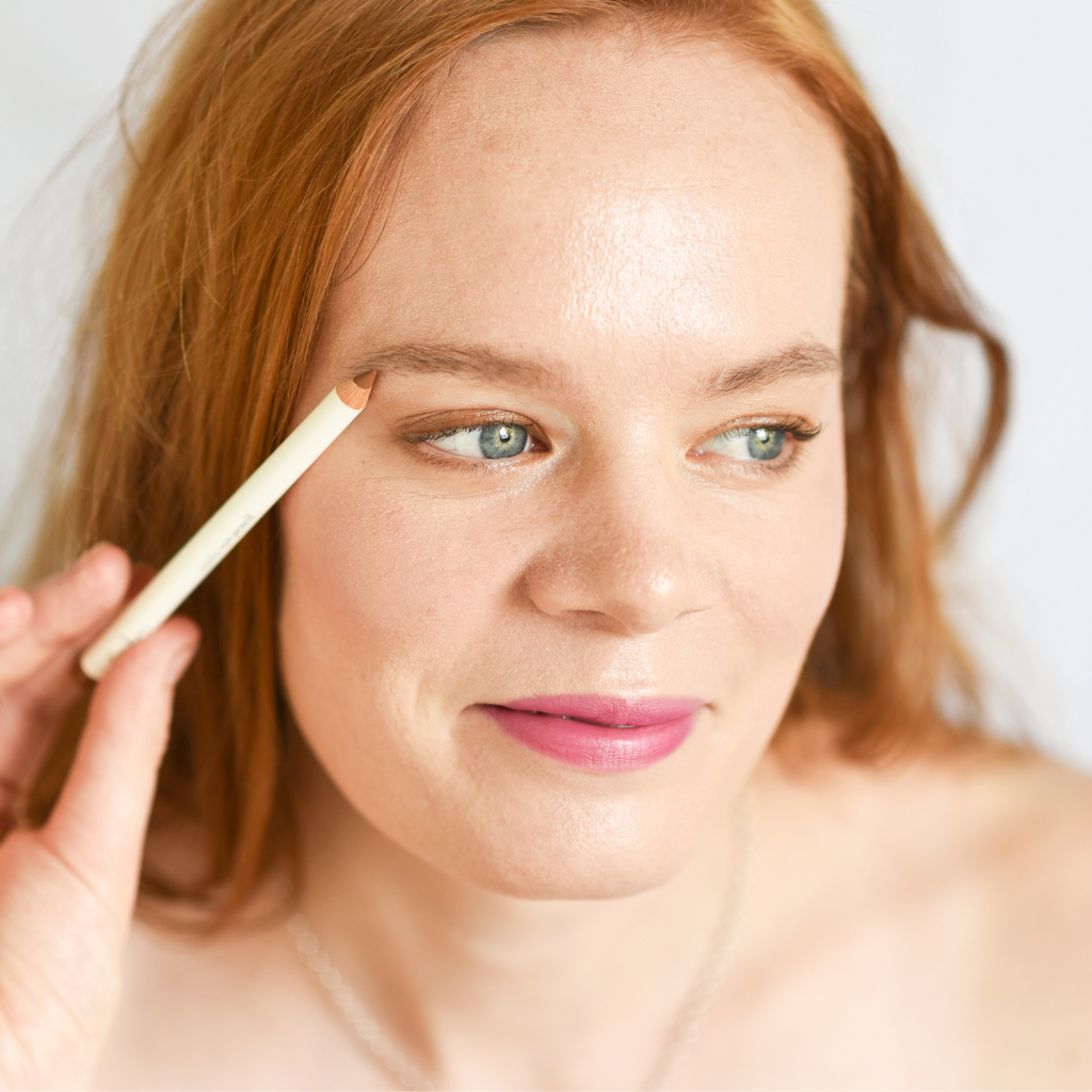 Ere Perez | Almond brow Pencil Perfect - Naturelle.fi