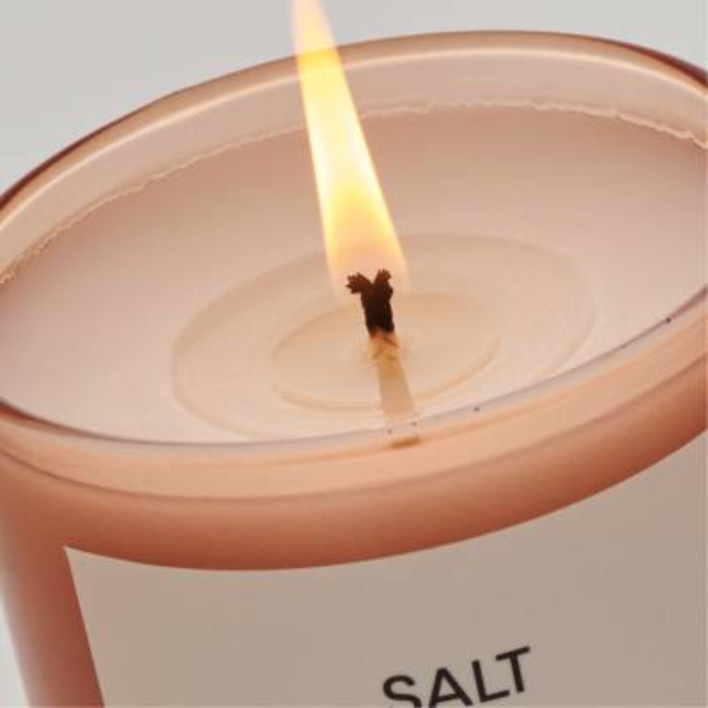 Salt & Stone | Scented Candle Black Rose & Oud - Naturelle
