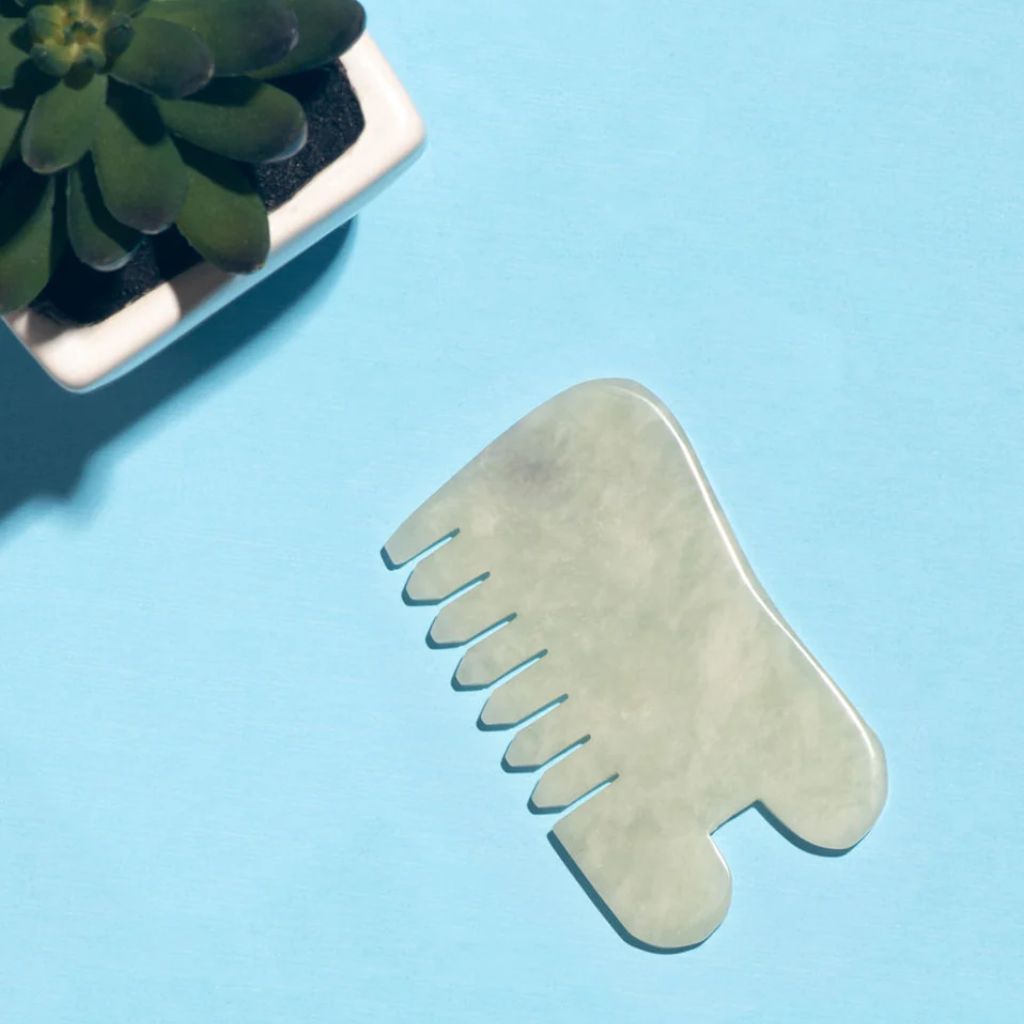 Earth Harbor | Island Jade Gemstone Gua Sha + Massaging Comb - Naturelle.fi