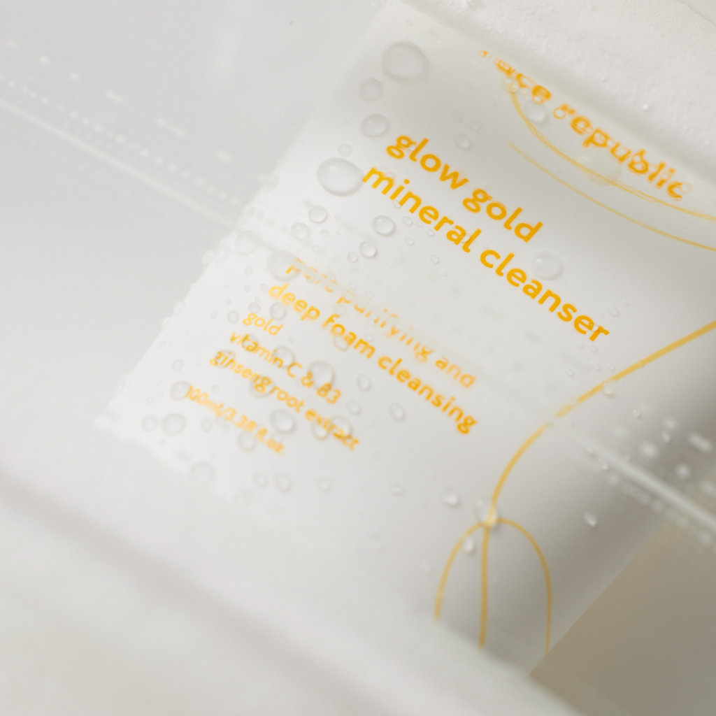 Face Republic | Glow Gold Mineral Cleanser - Naturelle