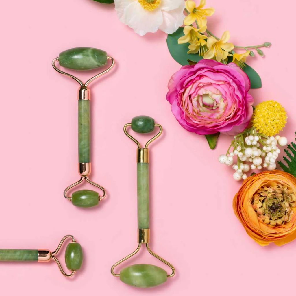 Earth Harbor | Island Jade Rose Gold Gemstone Facial Roller - Naturelle.fi