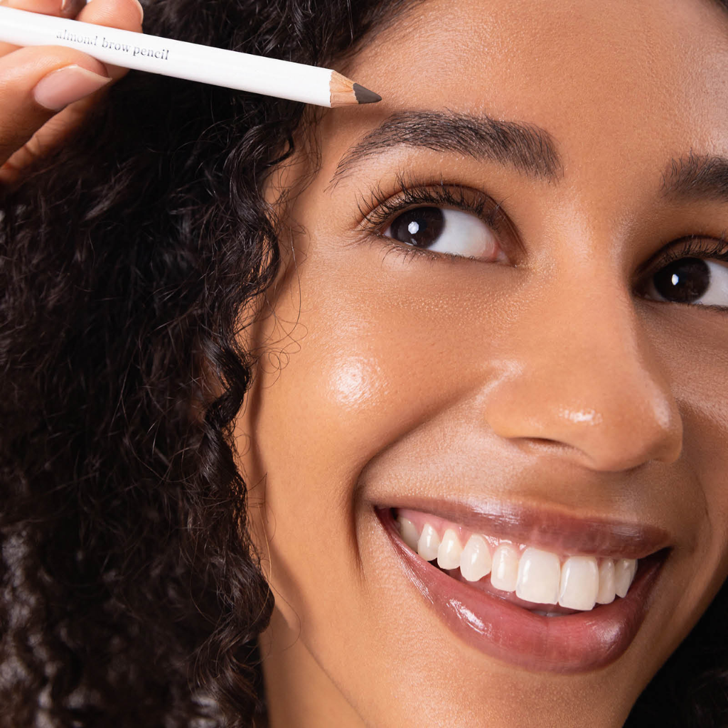 Ere Perez | Almond brow Pencil Perfect - Naturelle.fi