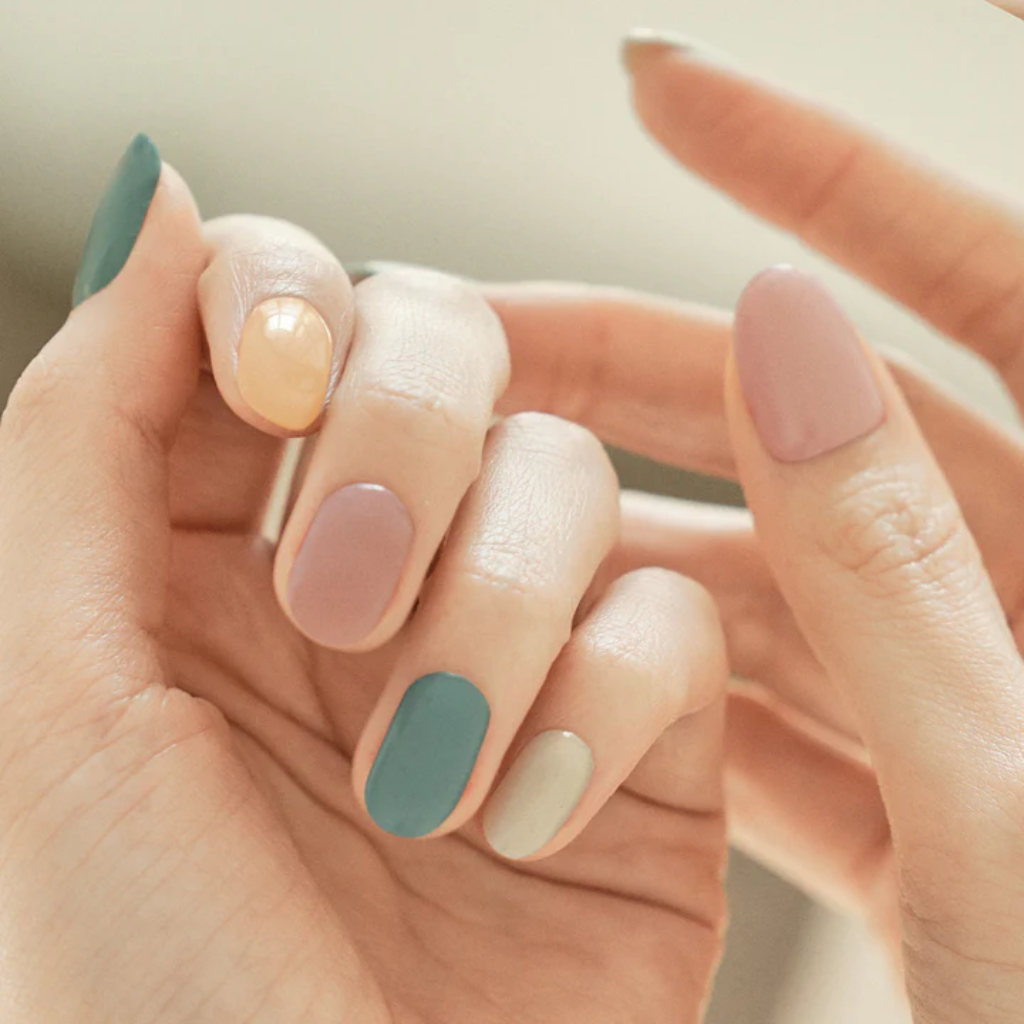 ÉDGEU | Gel Nail Sticker Cotton Cashmere - Naturelle.fi